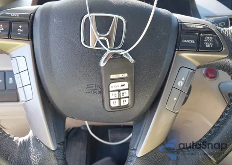 2016 Honda Odyssey Touring/Touring Elite z USA, uszkodzony, nr VIN 5FNRL5H90GB109066